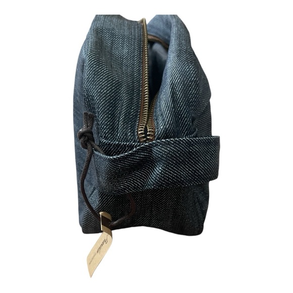 ✨🆕 and Never Been used TikTok Toiletry bag - Picture 3 of 5